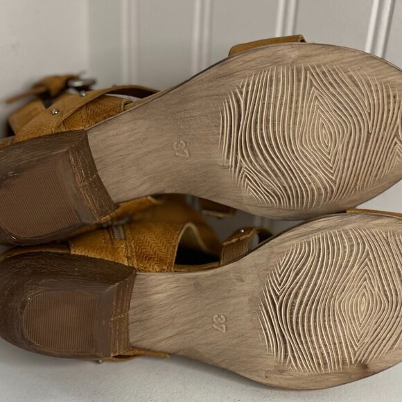 Miz Mooz Womens Cape Tan Ankle Strap Heels EUR 37 - Picture 7 of 7